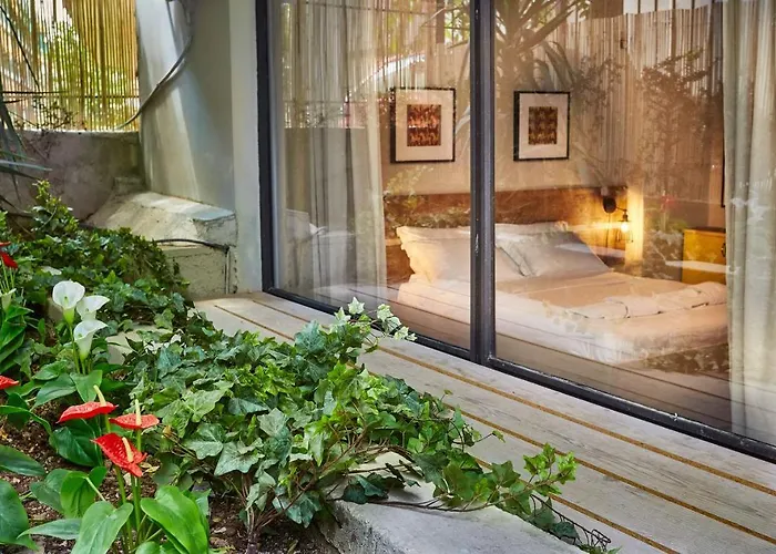 Aris Athens Suites, Greece