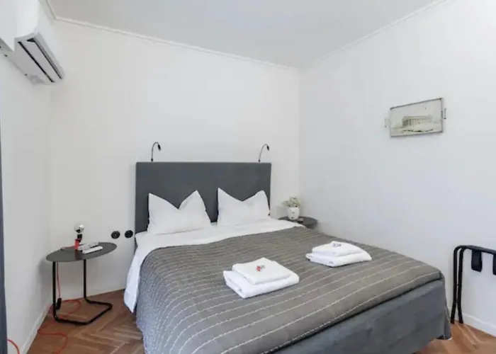 House In House At The Heart Of Exarchia, Extremely Central Atene, Grecia