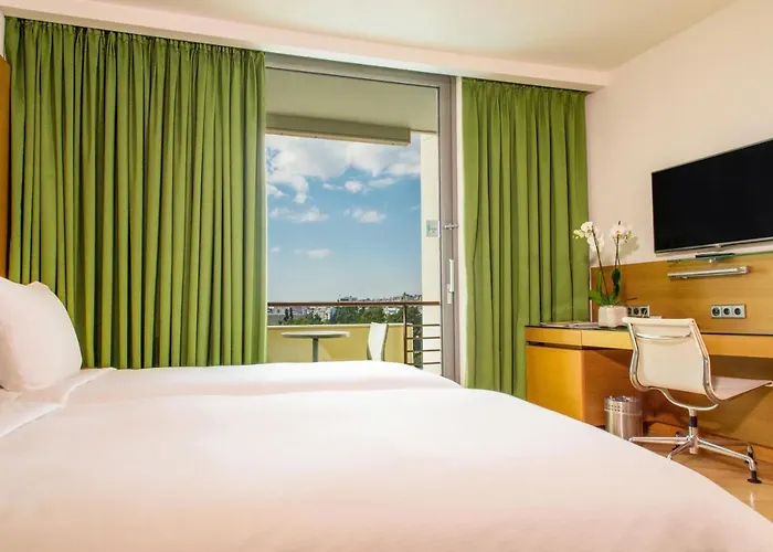 Готель Hilton Афіни, Греція
