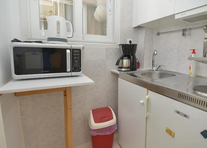 Athens Stylish Studio In Front Of Syntagma Metro Stop For 2, Greece