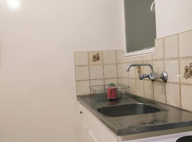 Experience An Easy Living Place Downtown In Atenas, Grecia