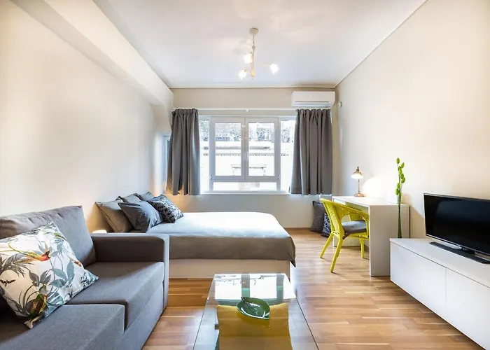 Unlock Athens From Sunny Studio Near Acropolis, Grecia