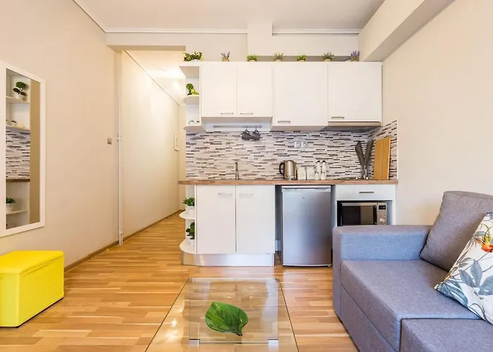 Unlock Athens From Sunny Studio Near Acropolis, Grecia