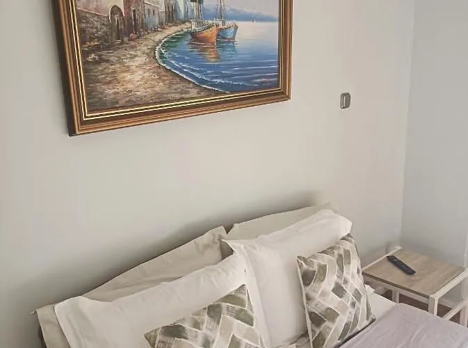 Historic Center Apartment At Thisseio Ateny, Grecja