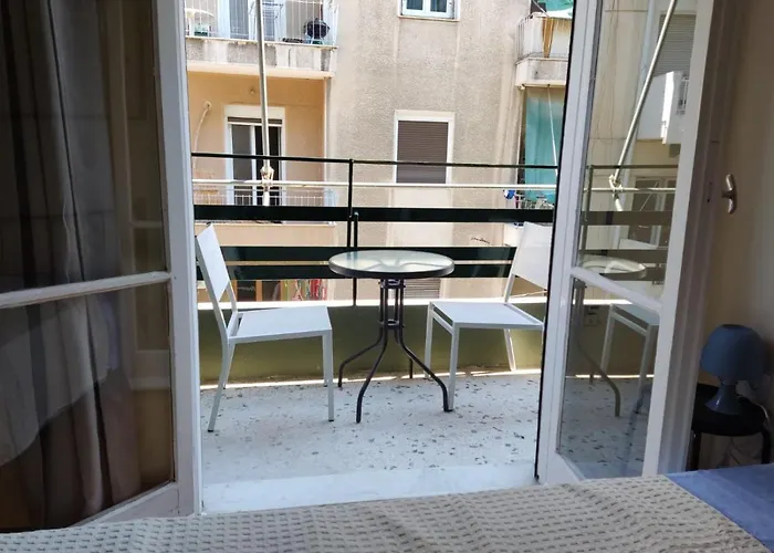 Ferienwohnung Pure Urban Premium Metro Agios Nikolaos Athen, Griechenland