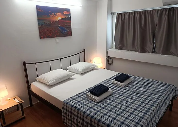 Apartment Dipla Ateny, Grecja
