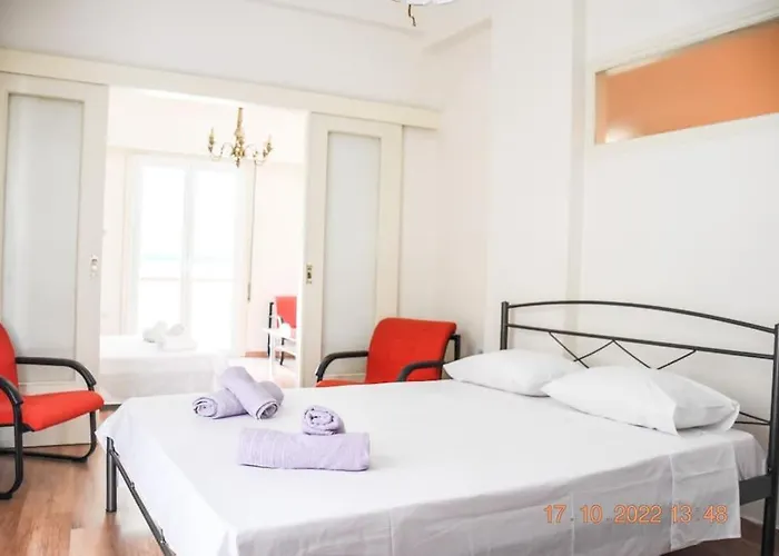 Athens Central 3Bd Apartment Next To Metro Luxury, Grecja