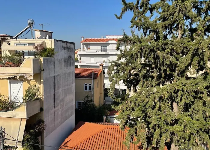 Awesome Home 3' From Metro Athens, Greece