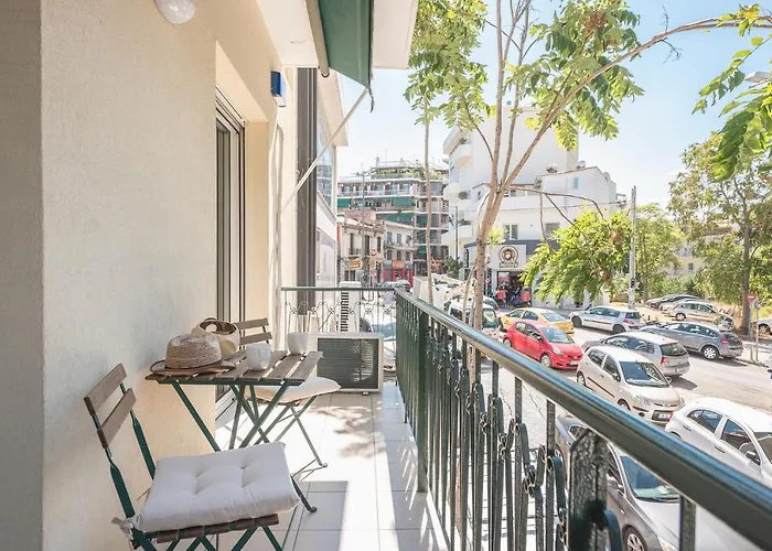 Stylish 2Bdr Apt By The Acropolis Ateny, Grecja
