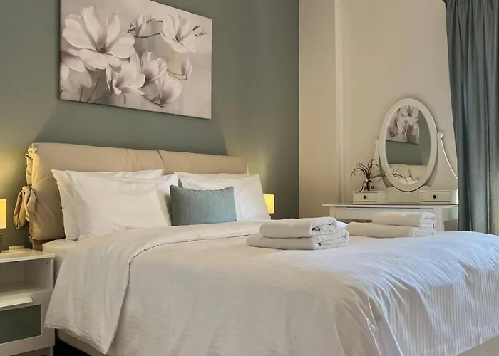 Central & Comfortable, 70M² Apt In Neos Kosmos Athene, Griekenland