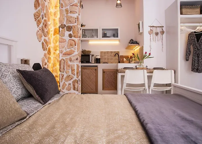 Athena Luxury Studios, Grecia