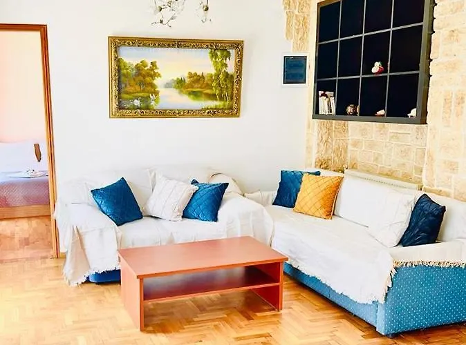 Neoclassical 2Bed in Kallimarmaro Atene, Grecia