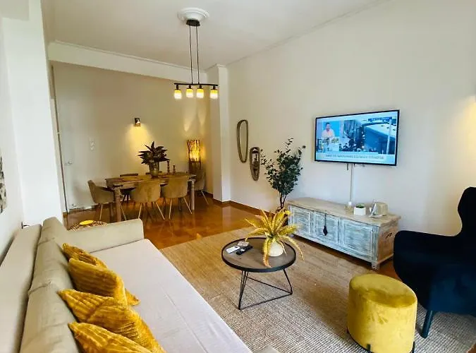 2 Bd Apt In Koukaki 8' Away From Acropolis Athens, Greece
