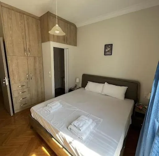 Beautiful 2-Bedroom Apartment Close To Metro Αθήνα, Ελλάδα