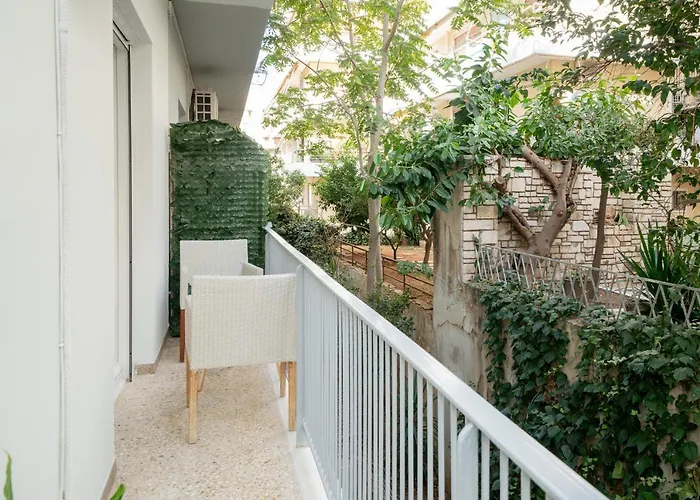 Sunlit Urban Oasis In Vibrant Palaio Faliro Αθήνα, Ελλάδα