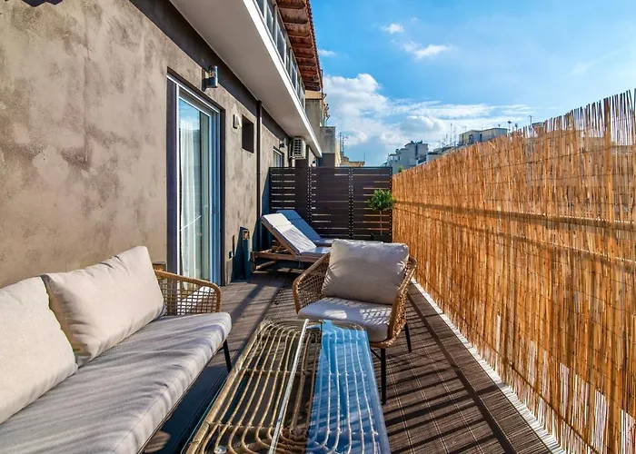 Stunning 2-Bedrooms Apartment In The Heart Of Athene, Griekenland