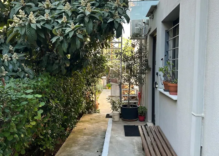Small Gem Studio Athens, Next To Metro Nomismatokopeio, Ελλάδα