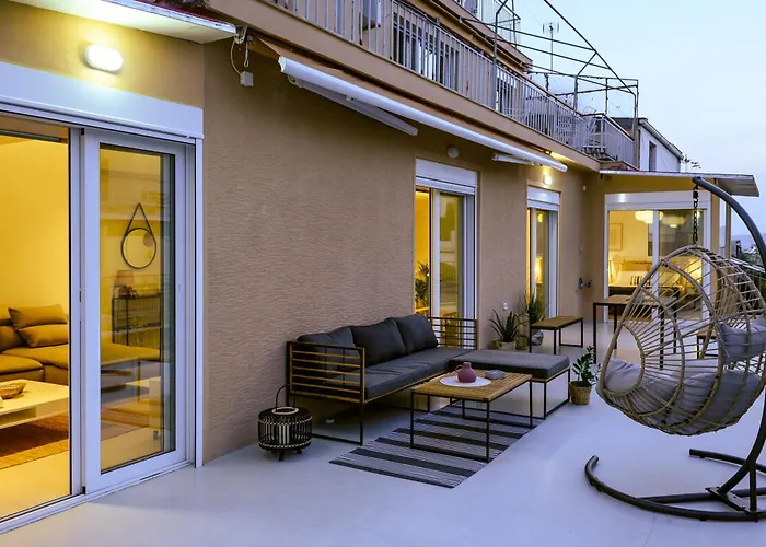 The H Experience - Urban 2Bd Rooftop Athens Center, Grecja