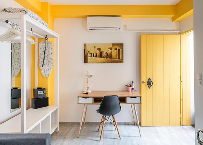 Great 35 Sq M Studio On 1St Floor In Bohemian Psyri In Athens' Historic Center-In Vivo Apartments, Grecia