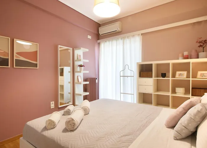 Modern 2Bd Apartment Next To Acropolis Athens, Greece