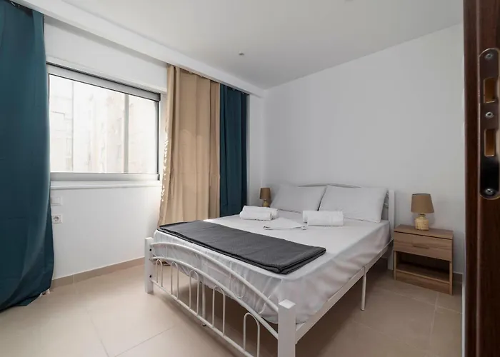 Sweet And Comfy 2Bd Apartment Next To Metro And Archeological Museum Atene, Grecia