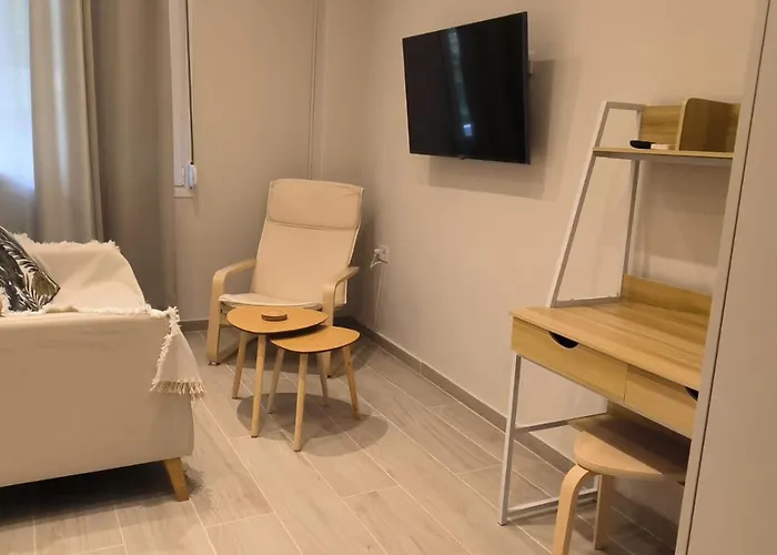 Estelzan Studio Αθήνα, Ελλάδα