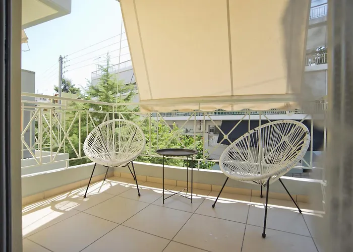 Filoxenia Modern Apt With Balcony Near Athens Ctr, Ελλάδα