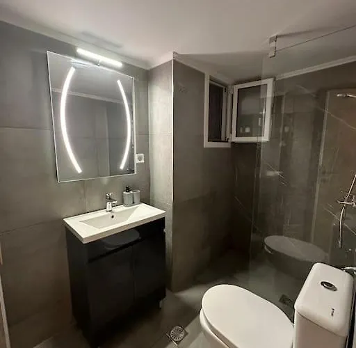 Cozy Central Apartment With Yard Αθήνα, Ελλάδα