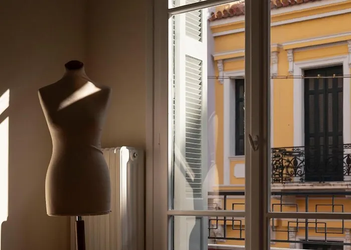 Vintage And Spacious 3Ba Next To Athens Ancient City Center, Grecia