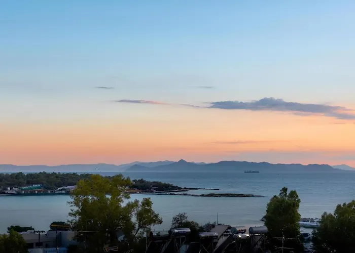 Four Seasons Sea View Apartment 500Mbps Athens, Greece