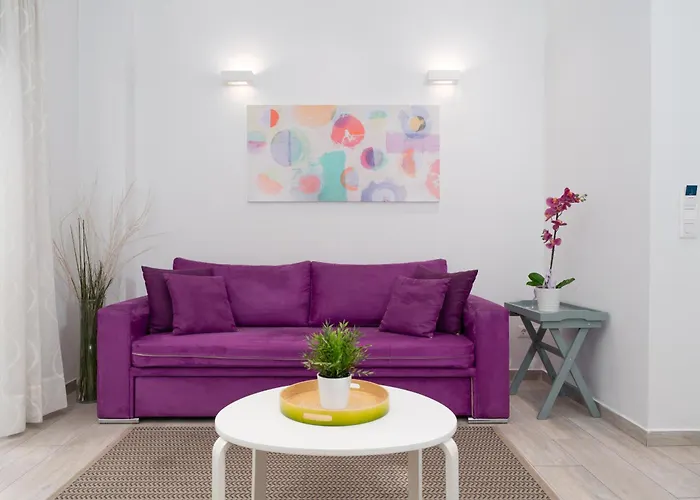 Spacious Modern Apartment In Athens Near Metro, Grecja