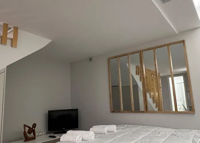 Athens Hotspot Residence, Ελλάδα