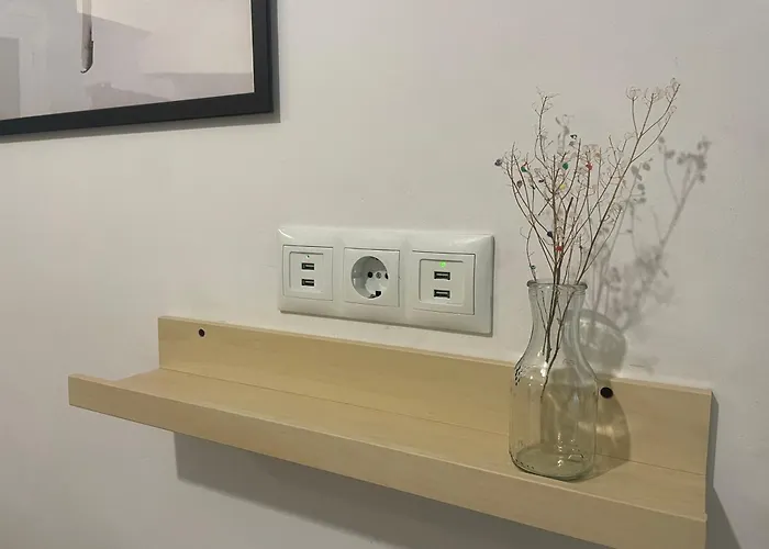 Athens Central Stay, 3Bd Apartment, 3Min Metro, Grecja