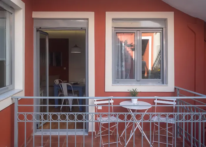 Athenian Yard Suites, Grécia