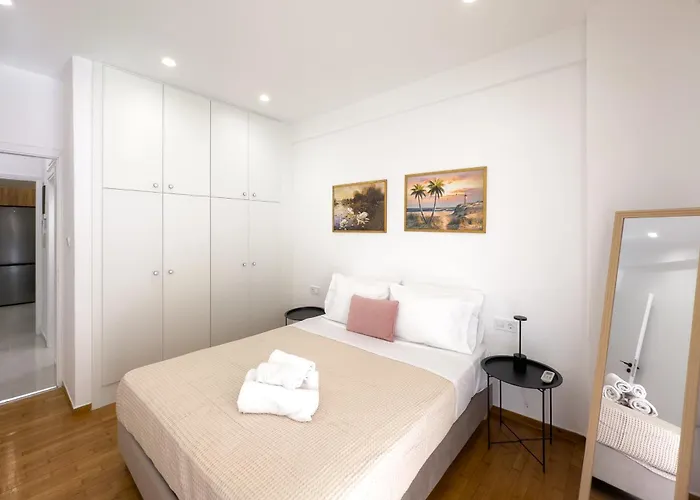 Eclectic Moonstone Apartment In Αθήνα, Ελλάδα