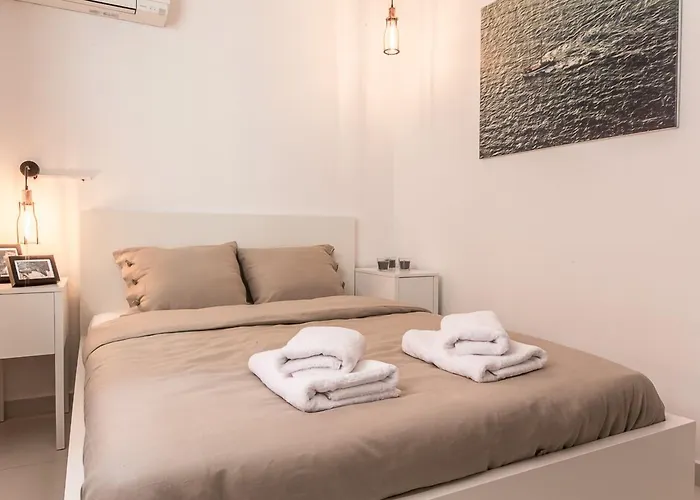 Historic Villa Complex 40Pax Ateny, Grecja