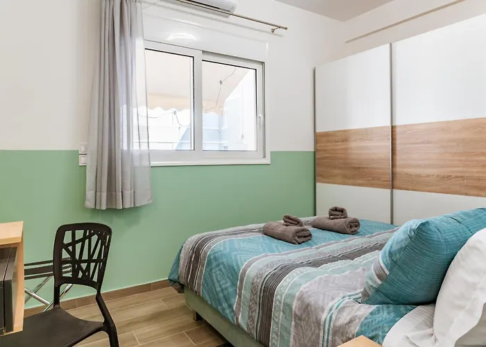 Bright Apartment In Athens City Center 2 Bedrooms With Terrace, Grecja
