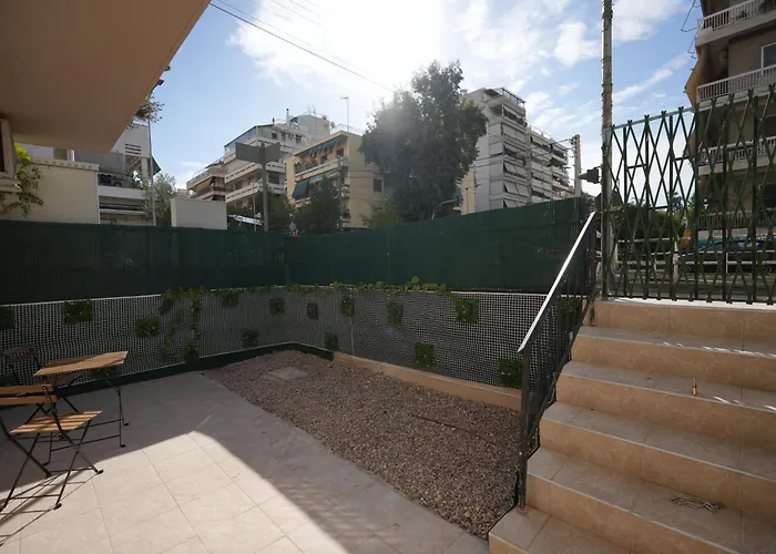 Lovely Front Garden 2 Bdrm Nea Smyrni Αθήνα, Ελλάδα