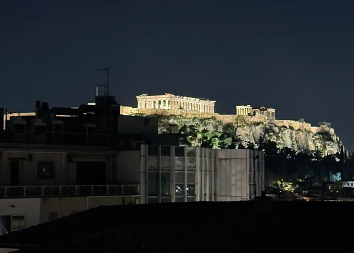 2 Bd Apt In Syntagma With Acropolis View Ateny, Grecja