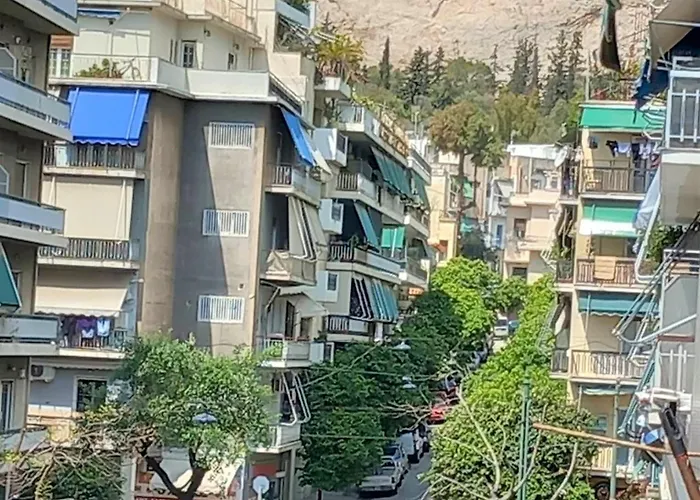 Staying Besides Acropolis! Atenas, Grecia