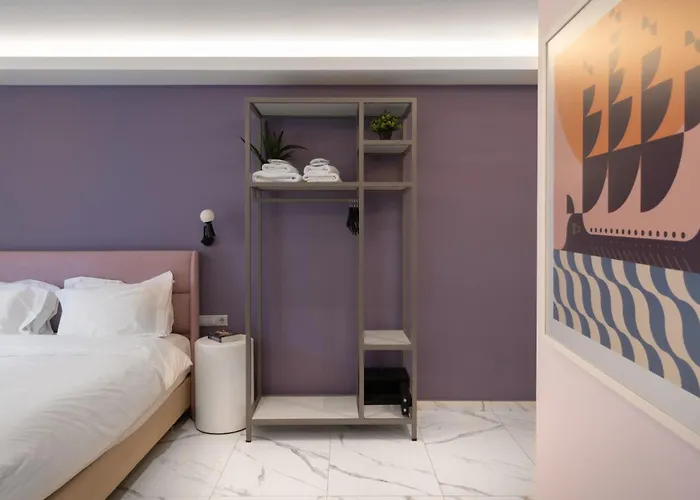 24K Athena Suites, Ελλάδα