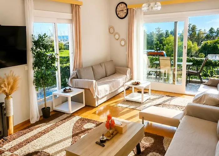 Luxurious Palace Marina Alimos Ateny, Grecja