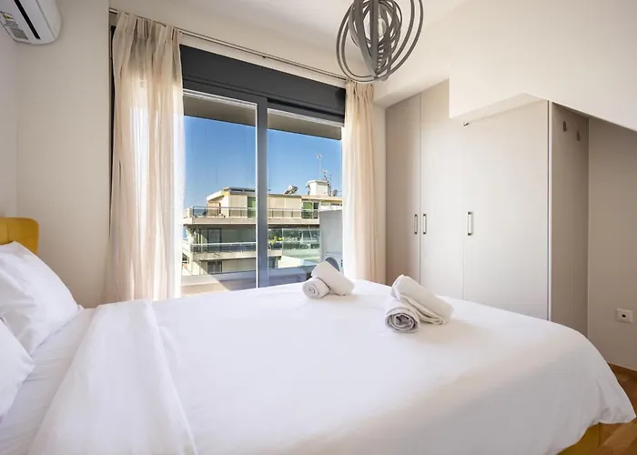 Apartament Athenean Modern Escape Near Marina Floisvos, Grecja