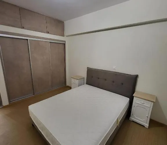 Embassy Studio Αθήνα, Ελλάδα