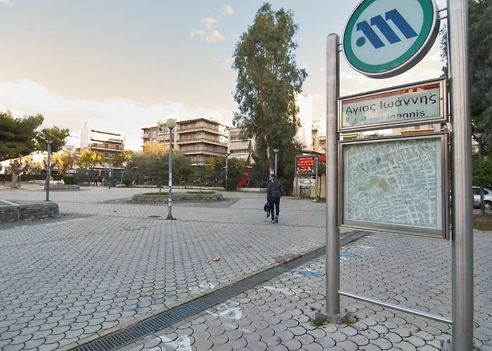 Signature Athens Residence, 130 Sqm, Near Metro, Grecja