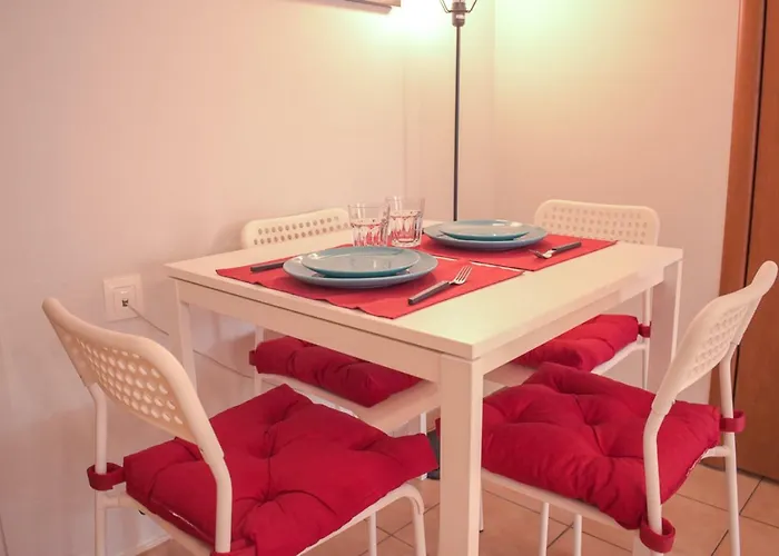 Athens Modern Minimalistic Sunny Studio With Balcony, Grecia