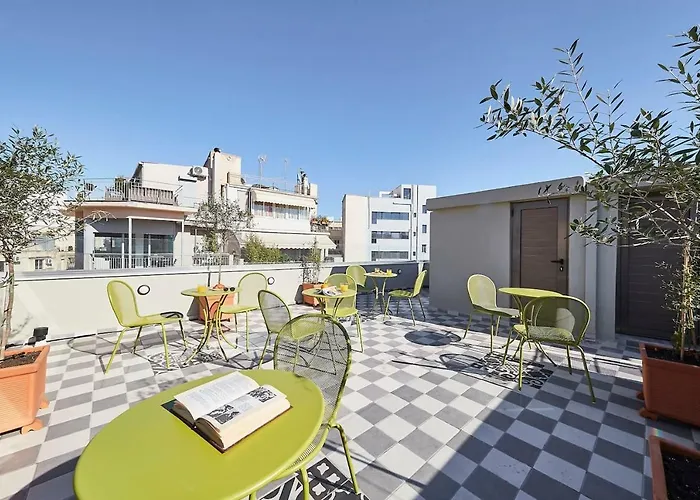 Explore Athens From An Uber-Central Studio!, Griechenland