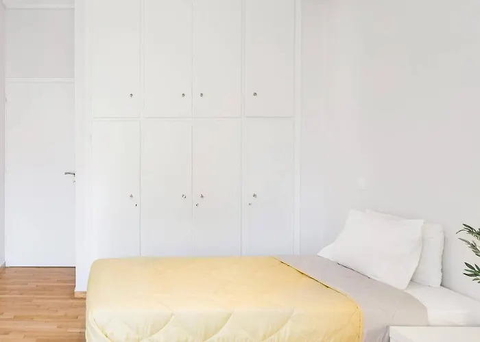 Koukaki Apartment With A Sunny Balcony, Near The Acropolis Athens, Greece