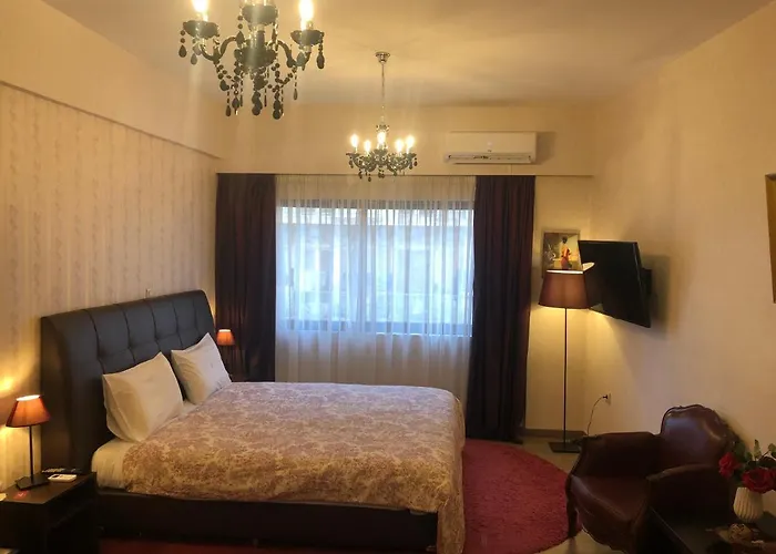 Margarita'S Suites