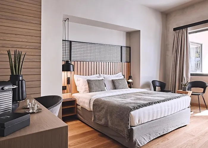 Cama Luxury Suites Glyfada